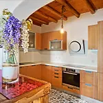 Zinas Villa